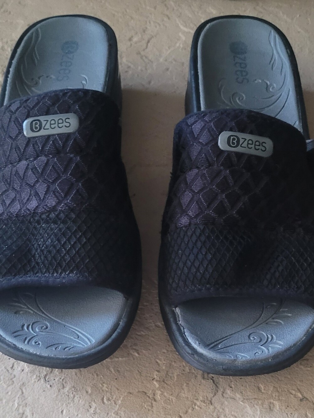 Size 7.5 M BZees Black Comfort Wedge Slip On Womens Sandals
